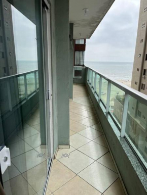 Apartamento com vista para o mar com garagem pequena